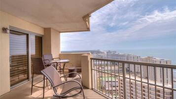Condo, 3 Bedrooms, Kitchen | Balcony