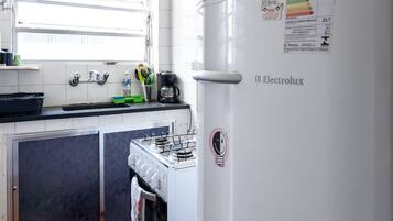 Apartment, Non Smoking | Private kitchen | Fridge, microwave, oven, stovetop