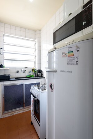 Apartment, Non Smoking | Private kitchen | Fridge, microwave, oven, stovetop - Omar do Rio - JN1603 (Rio de Janeiro)