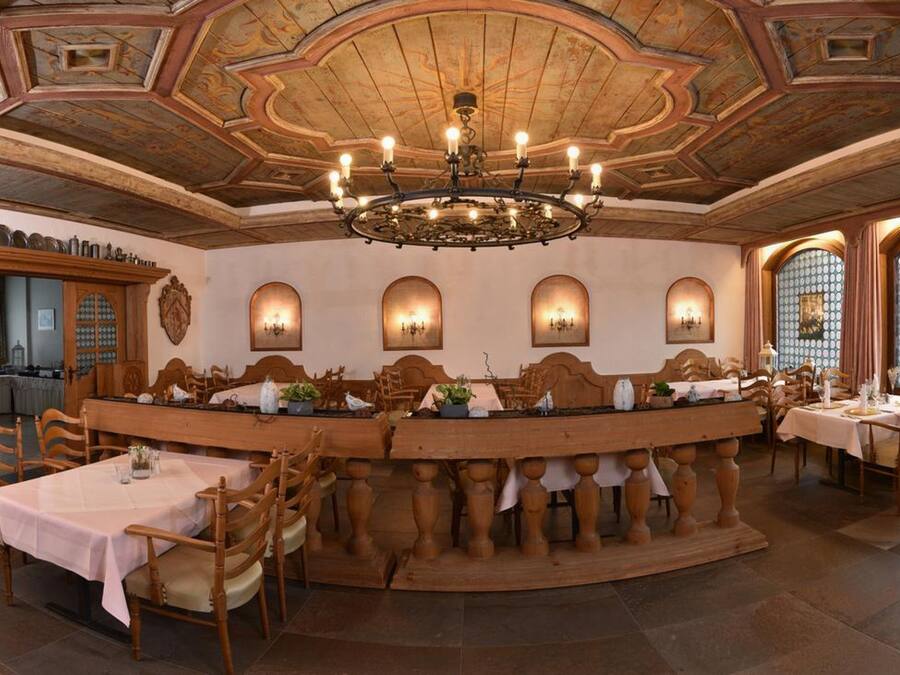 Serveert ontbijt en diner, Duitse gerechten