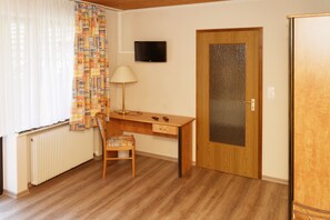 Deluxe Double Room, Private Bathroom | Room amenity