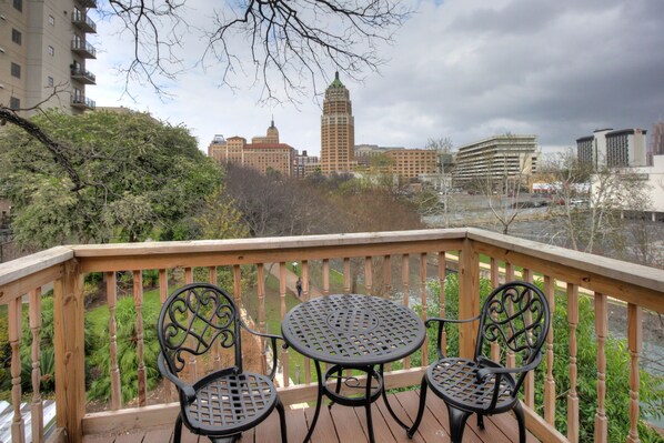 Appartement Penthouse pour lune de miel, 1 très grand lit, non-fumeur | Vue du balcon