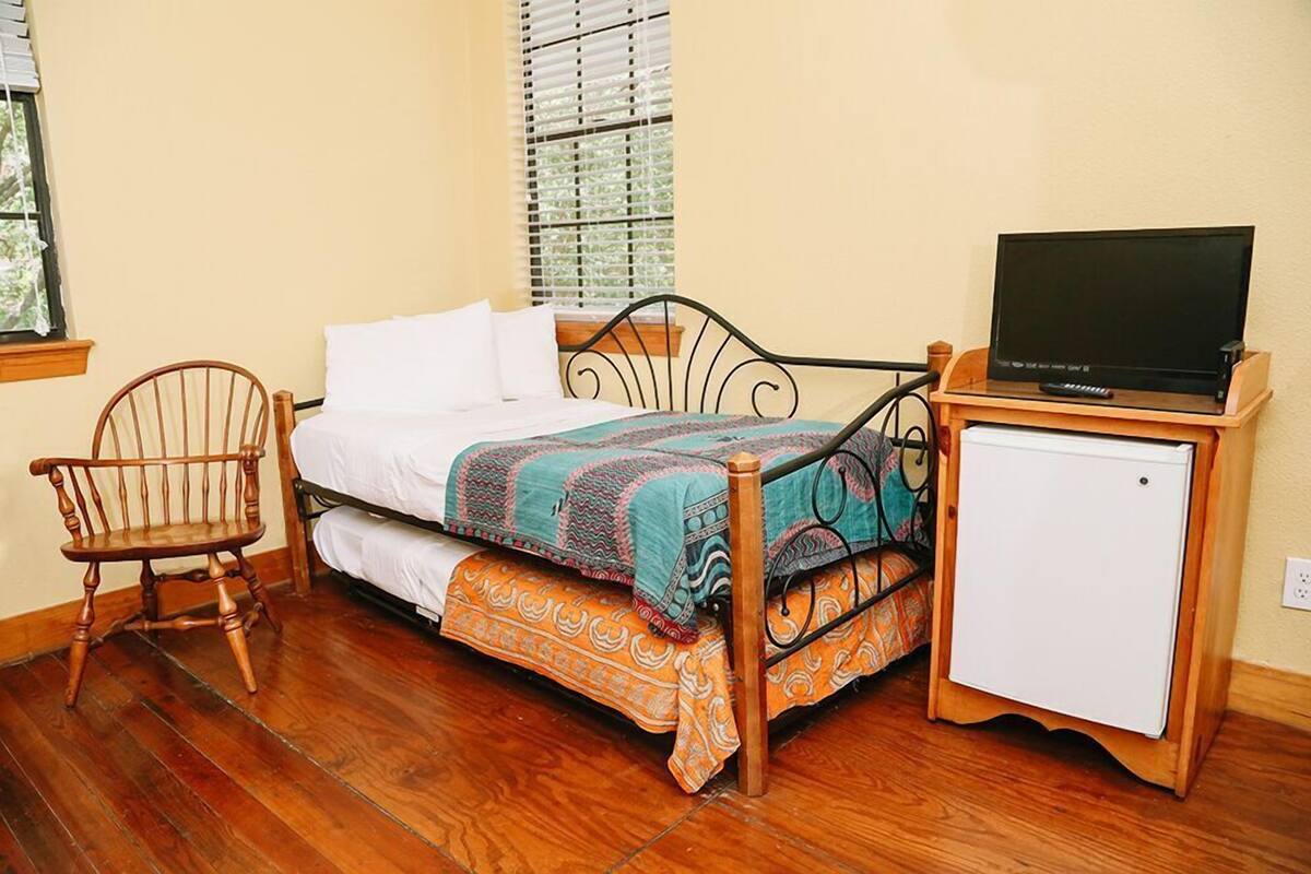 Signature Cottage, Multiple Beds, Non Smoking | Extra beds
