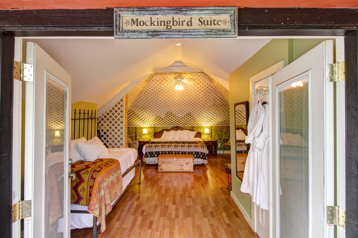 Comfort Cottage, Multiple Beds, Non Smoking | Egyptian cotton sheets, hypo-allergenic bedding available
