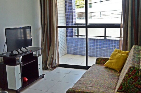Comfort Apartment, 1 Bedroom, Non Smoking | Living room | Flat-screen TV