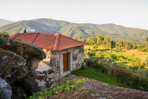 House, 1 Bedroom (Casa do Penedo) | Terrace/patio - Quinta Da Baldieira (Mondim de Basto)