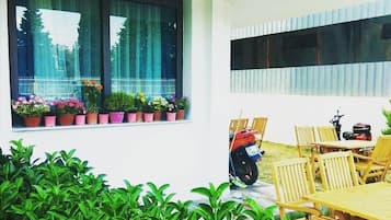 含每日吃到飽早餐