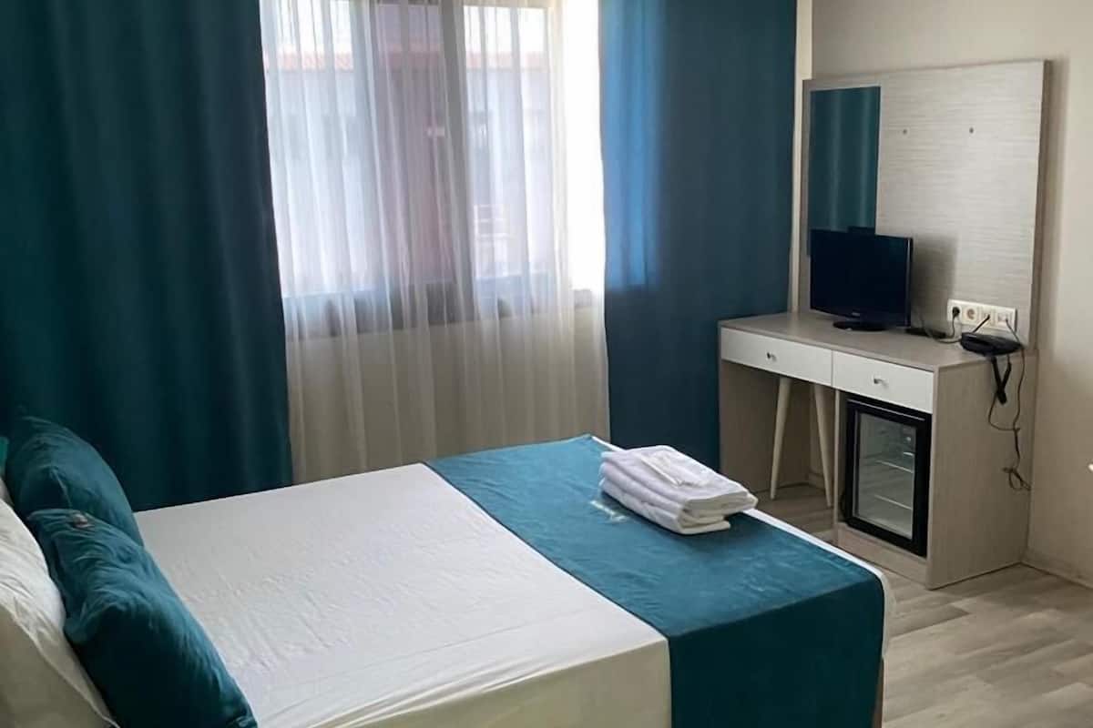 minibar, desk, blackout curtains, soundproofing