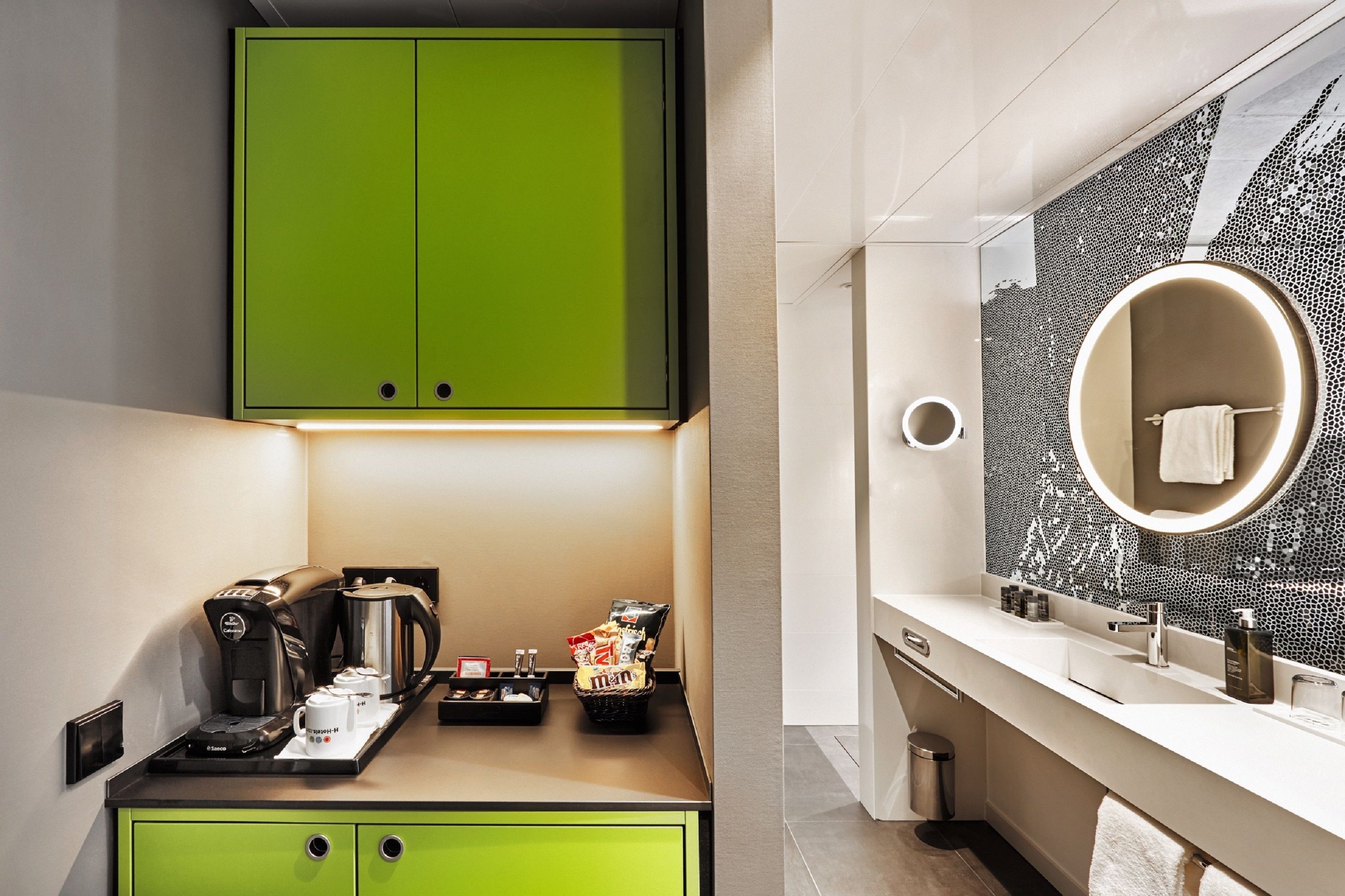 comfort double room | bathroom | shower, towels