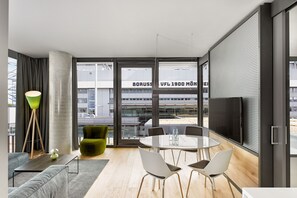 Senior-Suite, 1 King-Bett, Nichtraucher | Wohnbereich