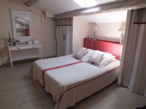 Habitación familiar (Brin de Garance) | Decoración personalizada y muebles diferentes