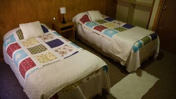 Individually furnished, desk, free WiFi, bed sheets