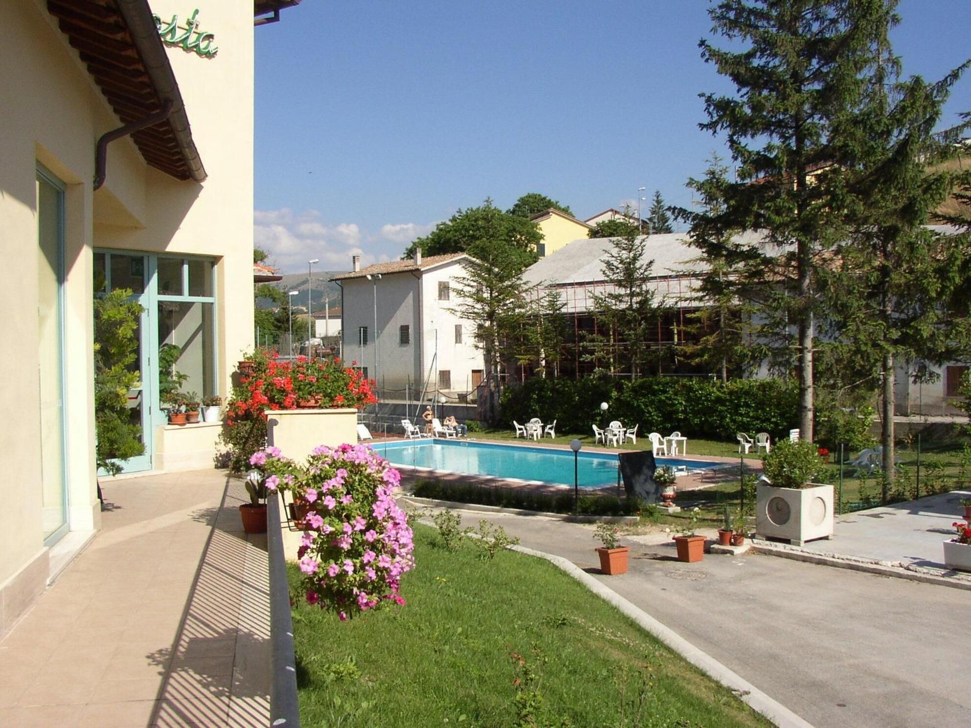 Piscina stagionale all'aperto