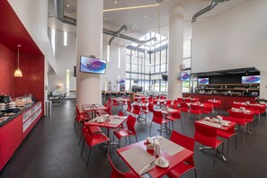 Breakfast, lunch, dinner served; international cuisine  - Ramada Encore by Wyndham Aguascalientes (Aguascalientes)