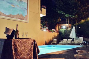 Seasonal outdoor pool