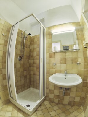 Bathroom shower - Hotel Capri (Fiuggi)