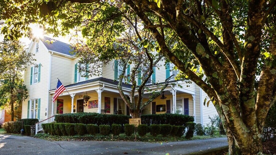 Montgomery Inn BnB