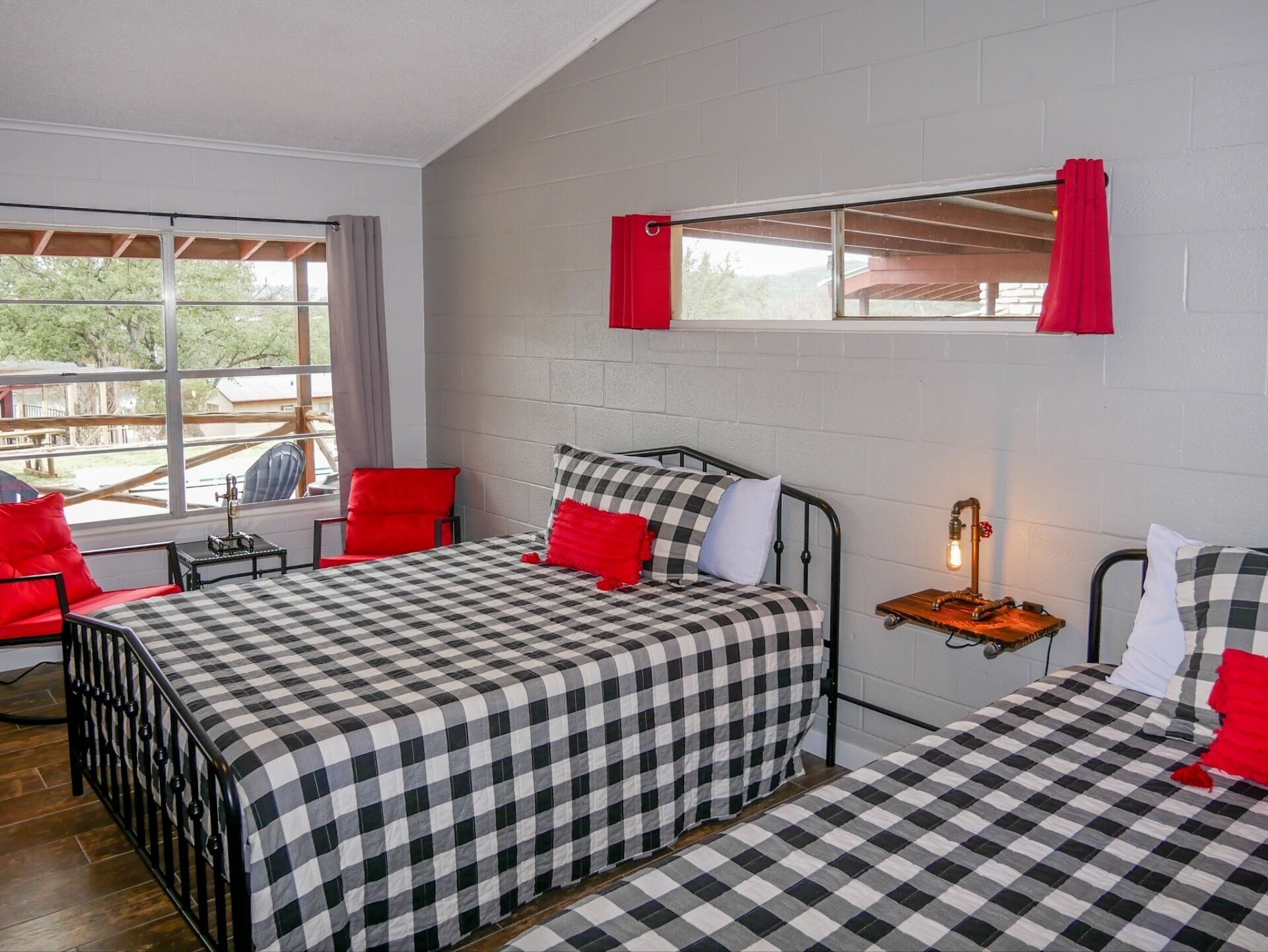 Decoración individual, mobiliario individual, cortinas opacas