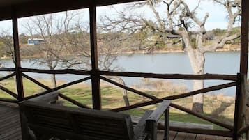 House, 2 Bedrooms, Lake View | Individually decorated, individually furnished, blackout curtains