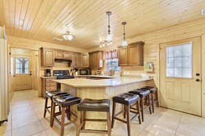 Casa Luxury, 4 camere da letto, vista lago | Cucina privata | Frigorifero con congelatore, microonde, forno, piano cottura