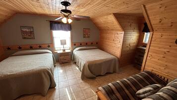 Luxury House, 4 Bedrooms, Lake View | 2 bedrooms, individually decorated, individually furnished