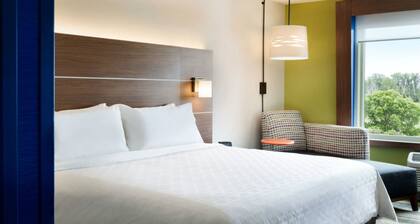 Holiday Inn Express & Suites Red Wing by IHG
