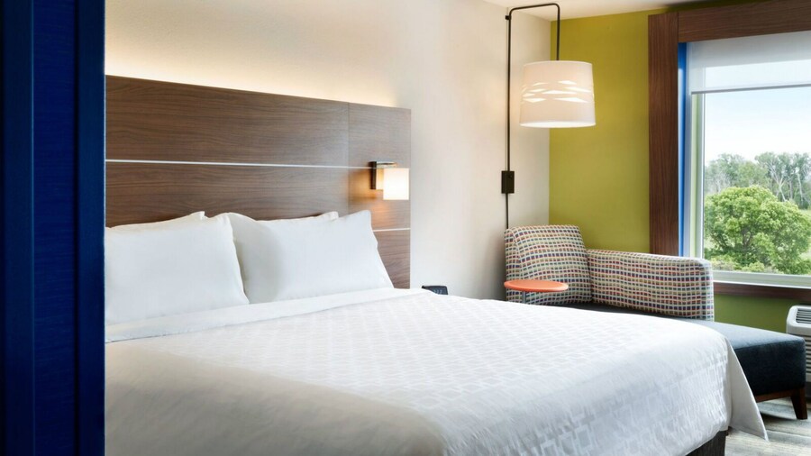 Holiday Inn Express & Suites Red Wing by IHG