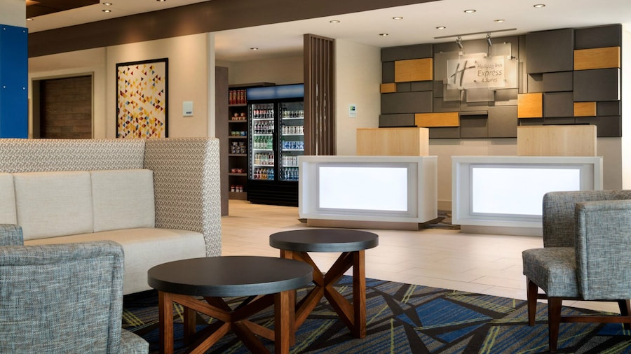 Holiday Inn Express & Suites Red Wing by IHG