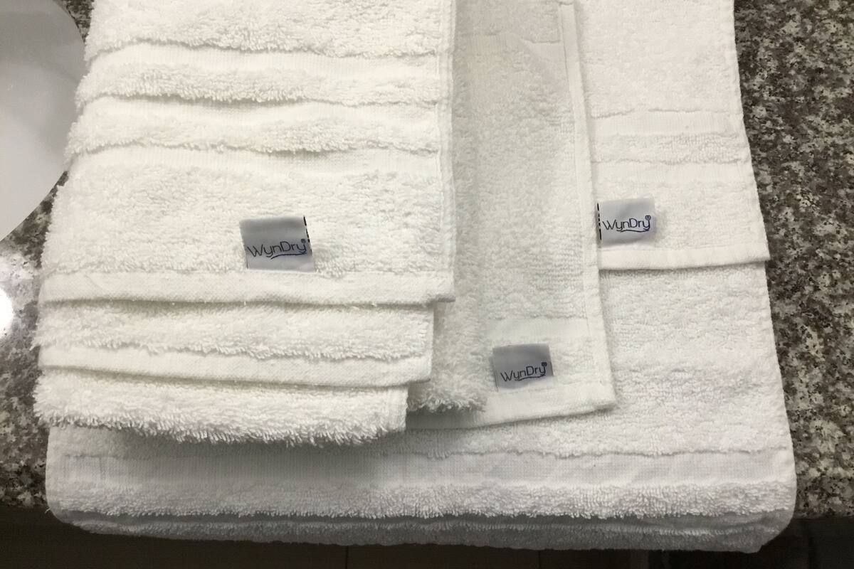 shower, hydromassage showerhead, free toiletries, hair dryer