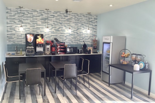 Petit déjeuner à emporter compris tous les jours