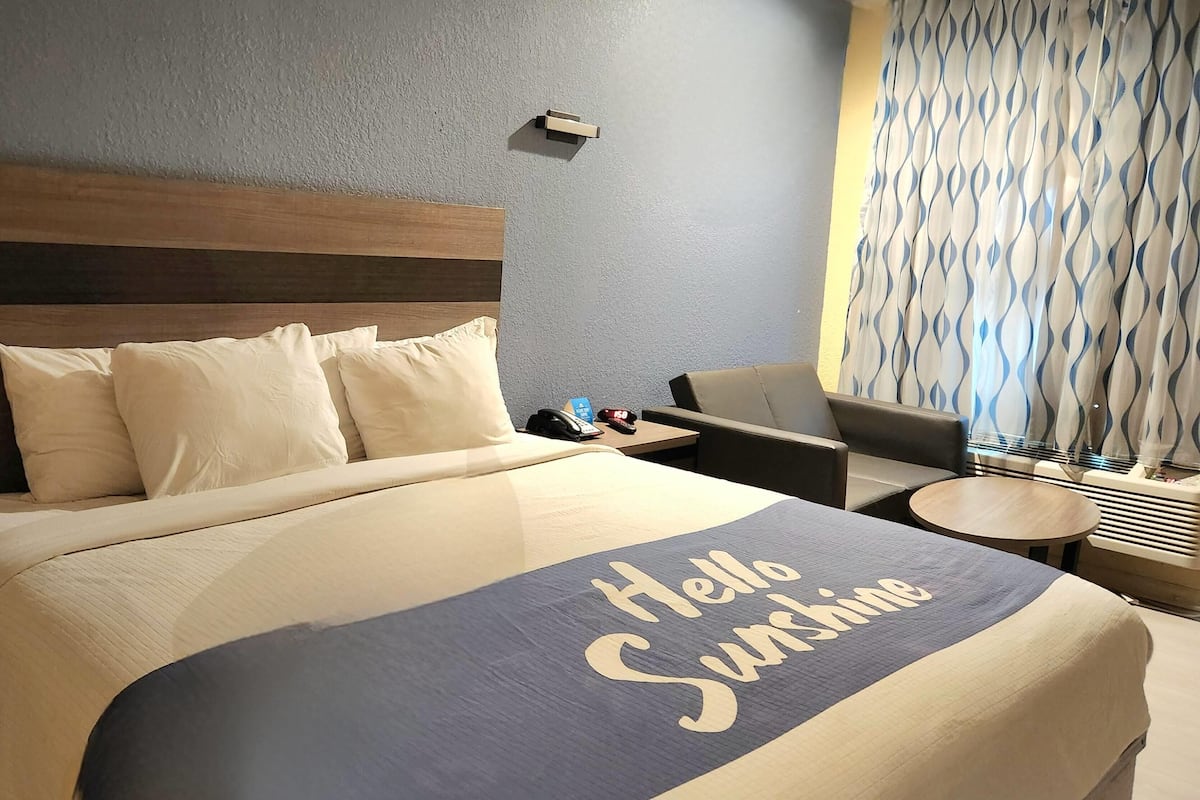 Chambre, 1 très grand lit, non-fumeur