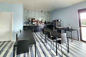 Free daily on-the-go breakfast