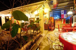 Dining - Hostal La Casa de Juan - Hostel (El Valle de Anton)