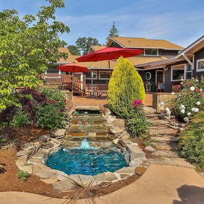 Courtside Room | View from room - Brookside Bed & Breakfast (Hood River)