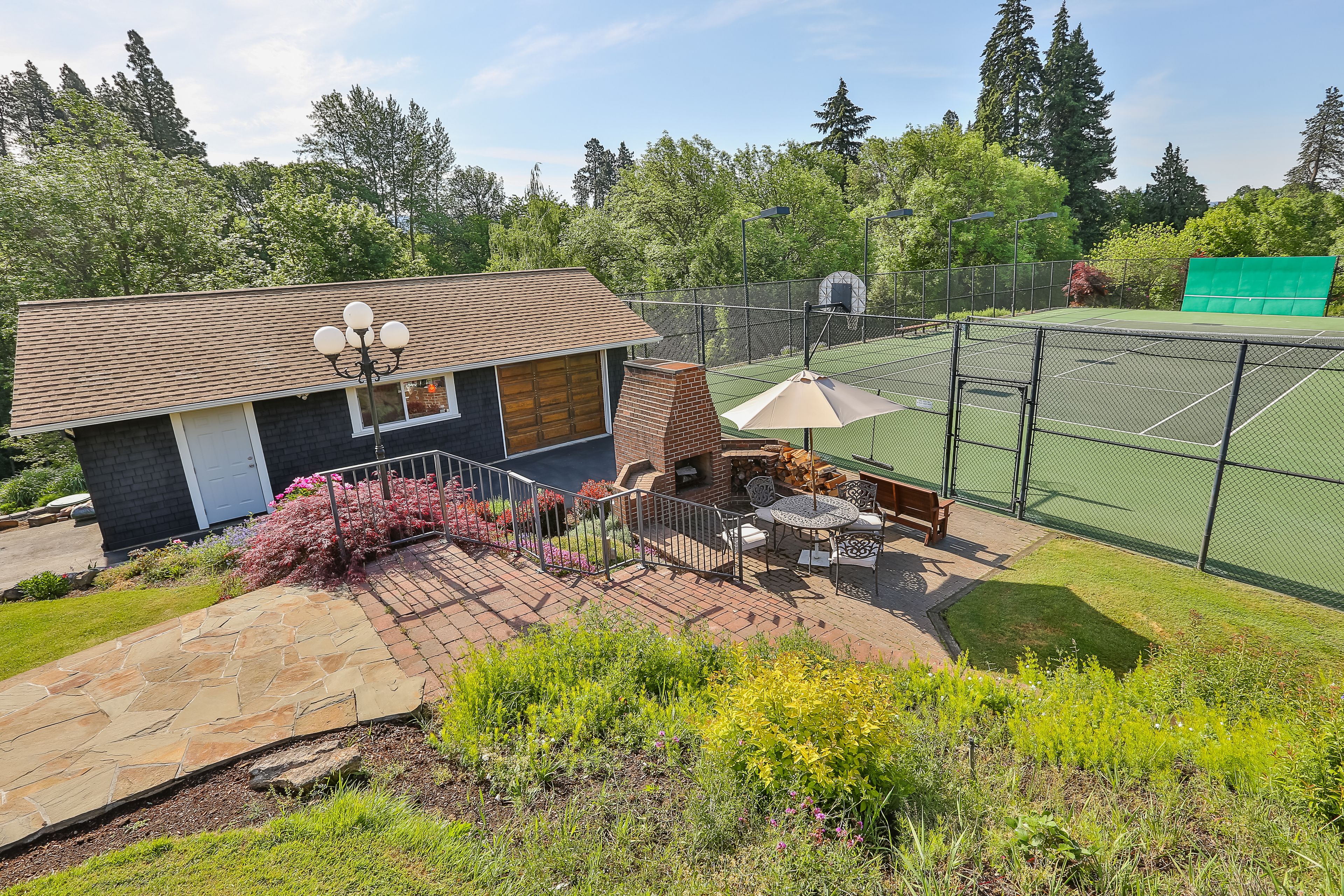 Khuôn viên nơi lưu trú