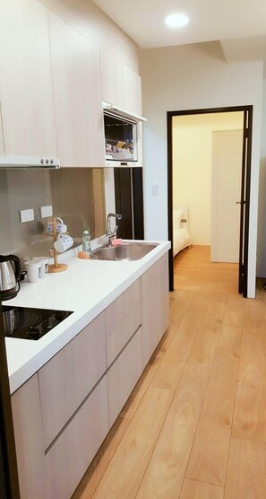 Fridge, electric kettle