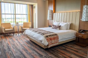 Coffre-fort, rideaux d’obscurcissement, fer et planche à repasser