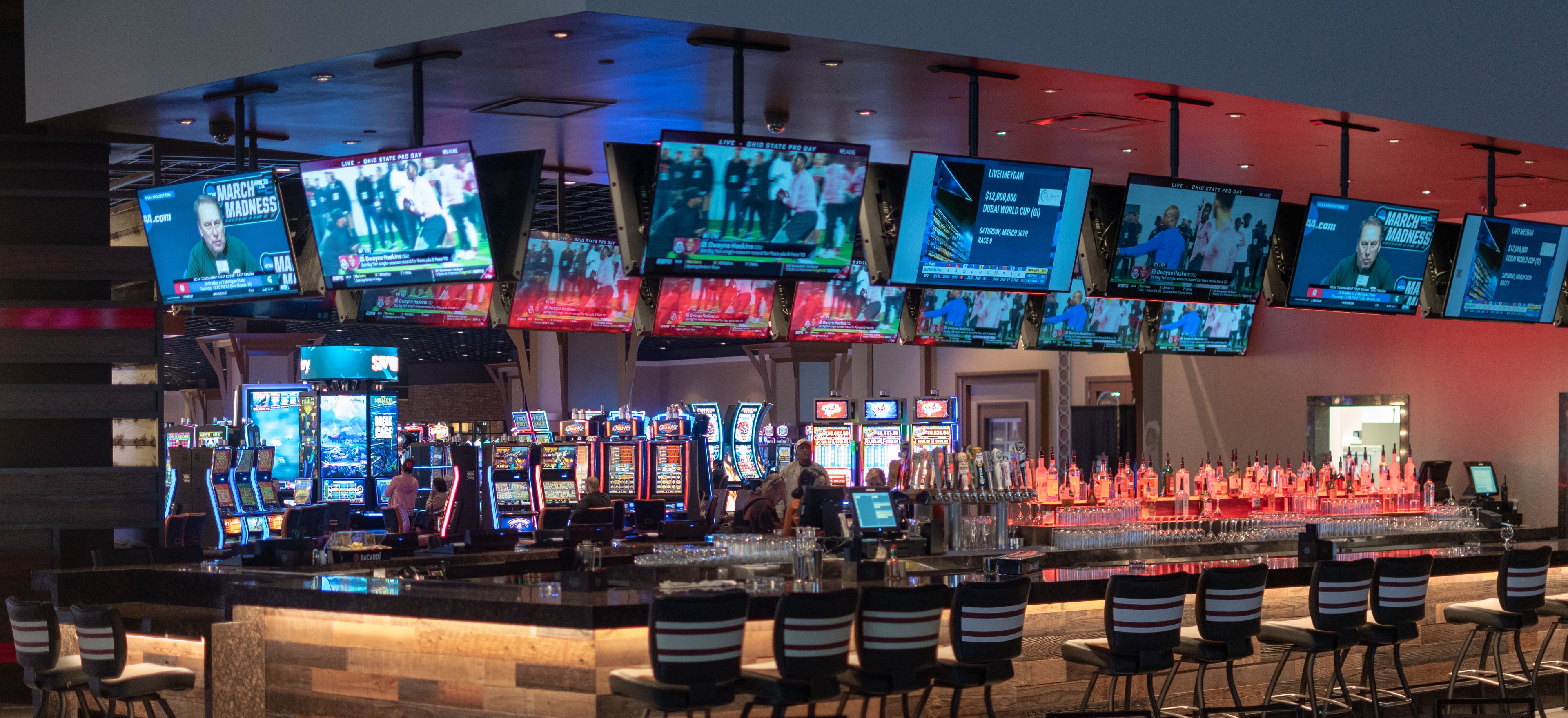 3 bars/lounges, poolside bar