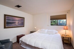 4 bedrooms, iron/ironing board, travel crib, free WiFi