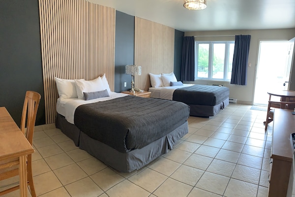 Comfort Room, 2 Queen Beds | Soundproofing, WiFi (free), bed sheets