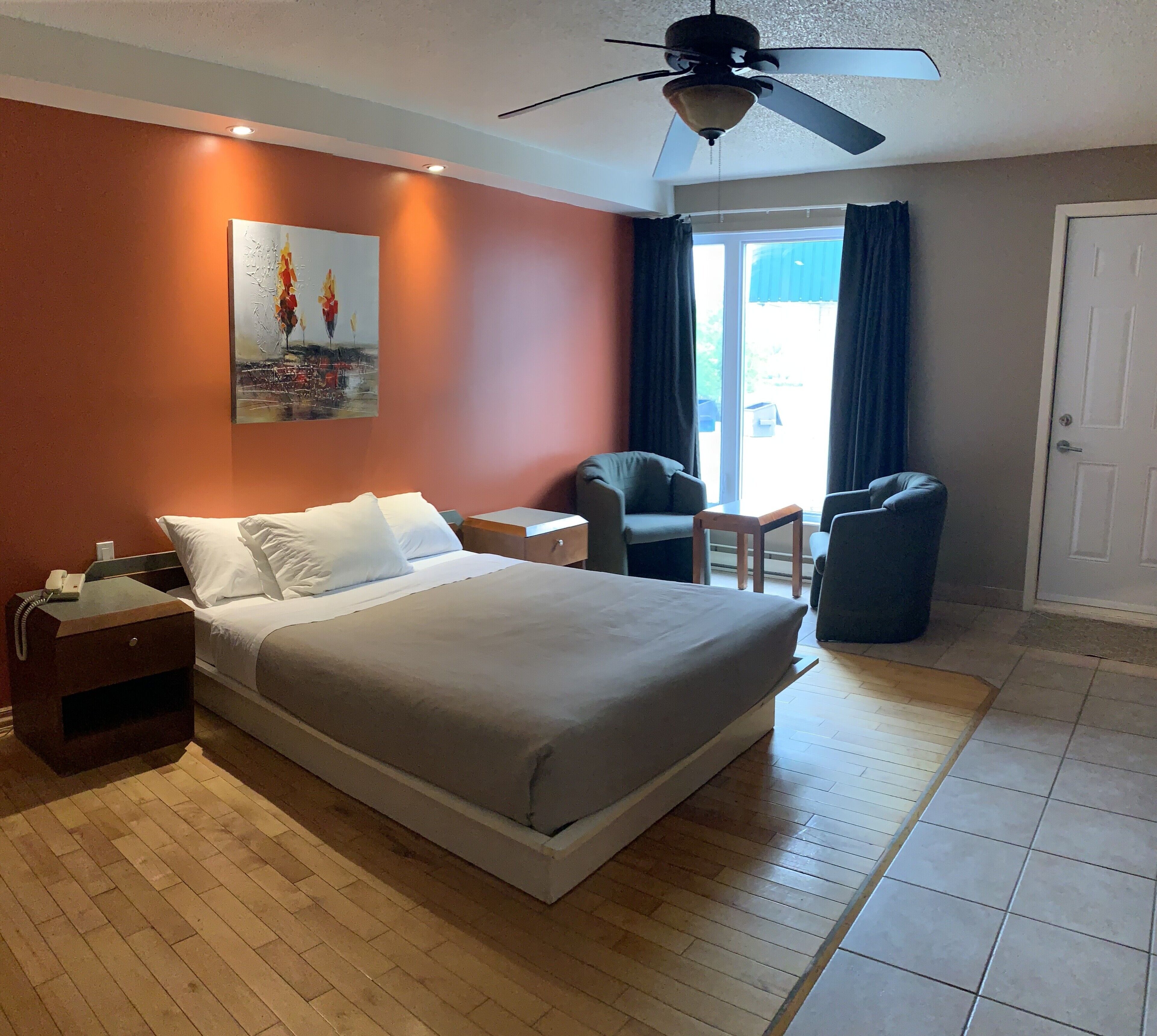 Chambre simple classique, 1 grand lit | Système d’insonorisation, accès au Wi-Fi (inclus), literie fournie