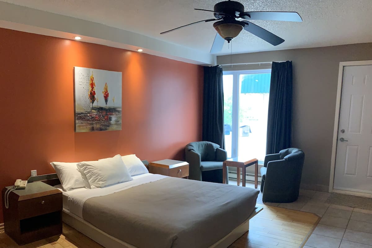 Classic Single Room, 1 Queen Bed