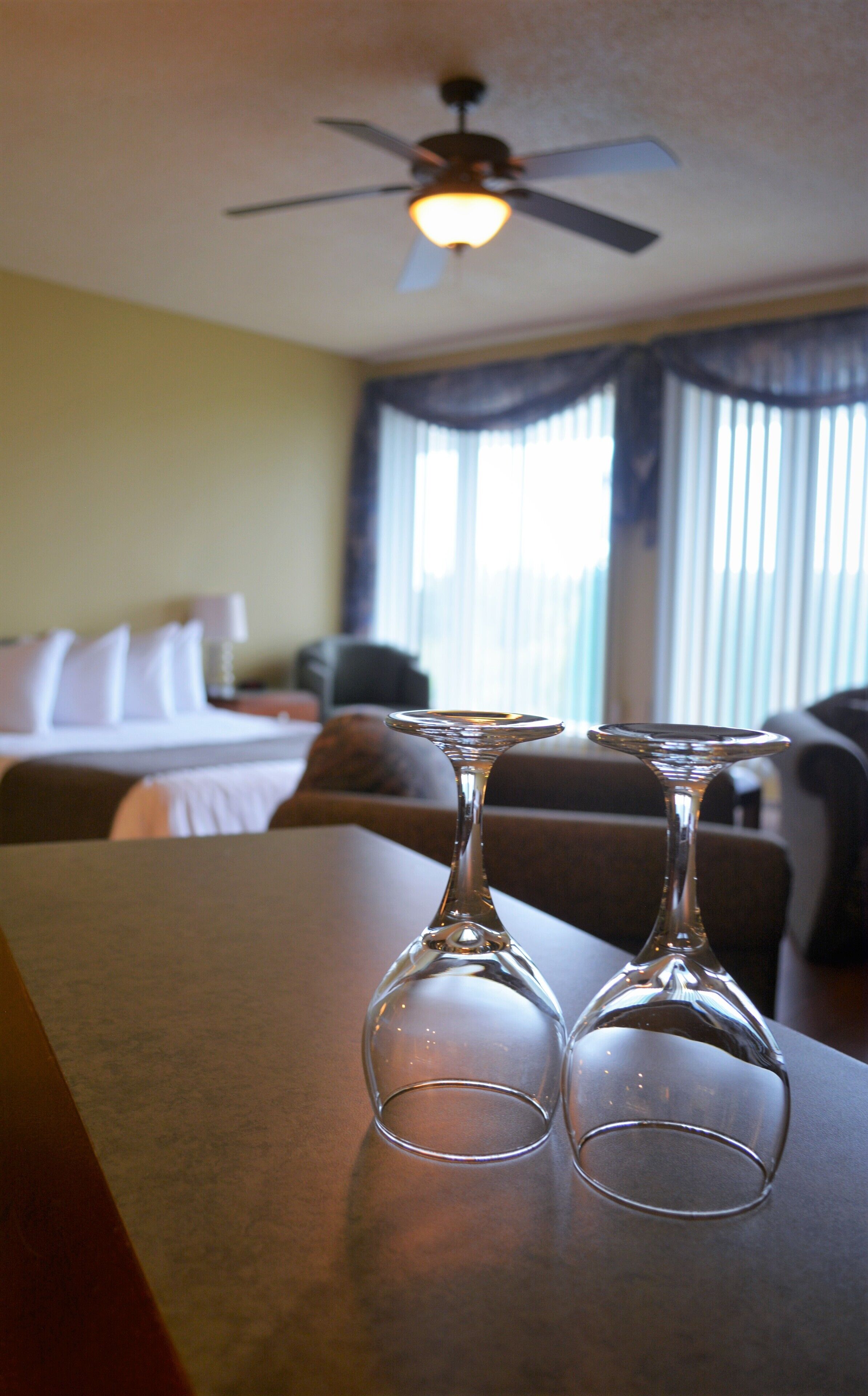 standard suite, 1 queen bed | soundproofing, free wifi, bed sheets