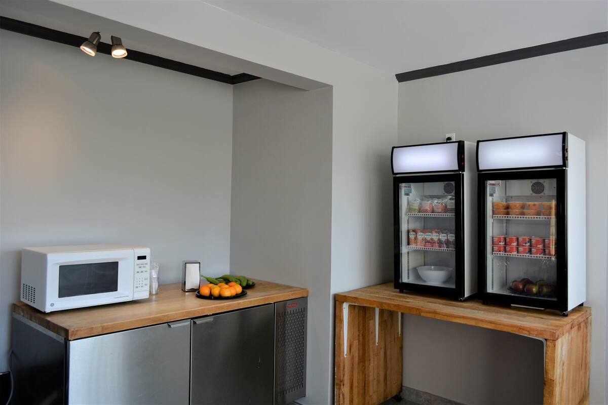 free daily continental breakfast