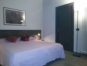 Room - Hotel La Vecchia Reggio (Reggio nell'Emilia)