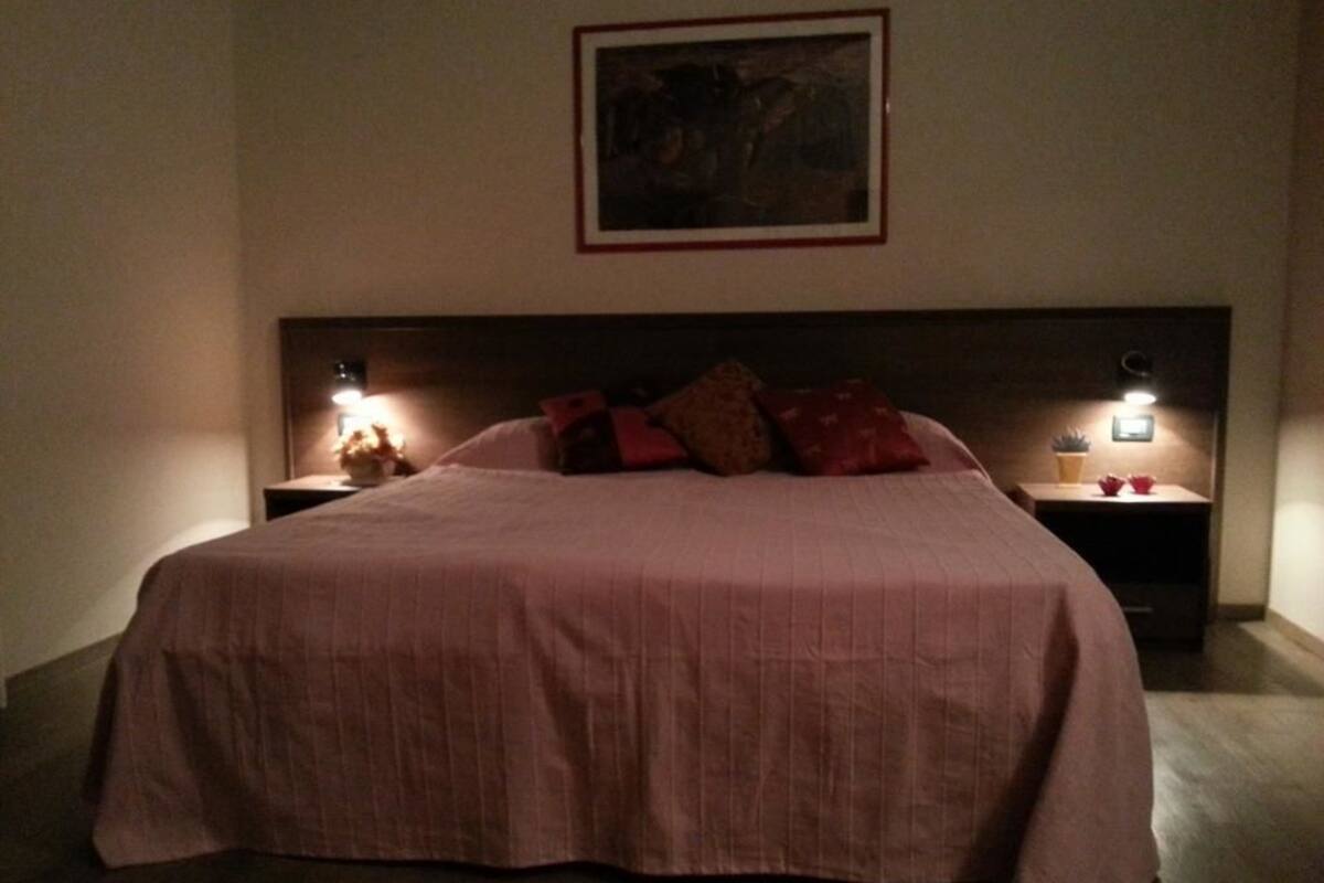 Suite, Mountain View | In-room safe, blackout curtains, free WiFi, bed sheets