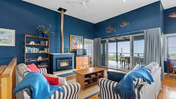 TV, fireplace, DVD player, table tennis