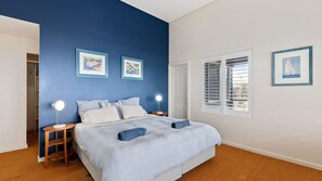 4 bedrooms, WiFi, bed sheets