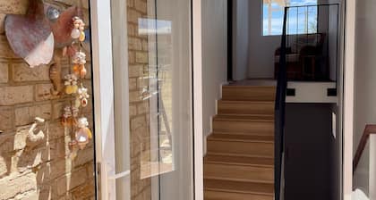 Shorelands - *Close to beach, recently renovated, 2 living rooms*