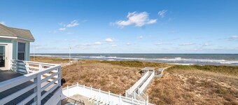 K2006 Castle in the Sand. Oceanfront, Pool, Hot Tub, Media Room, Elevator, Your Luxury Getaway